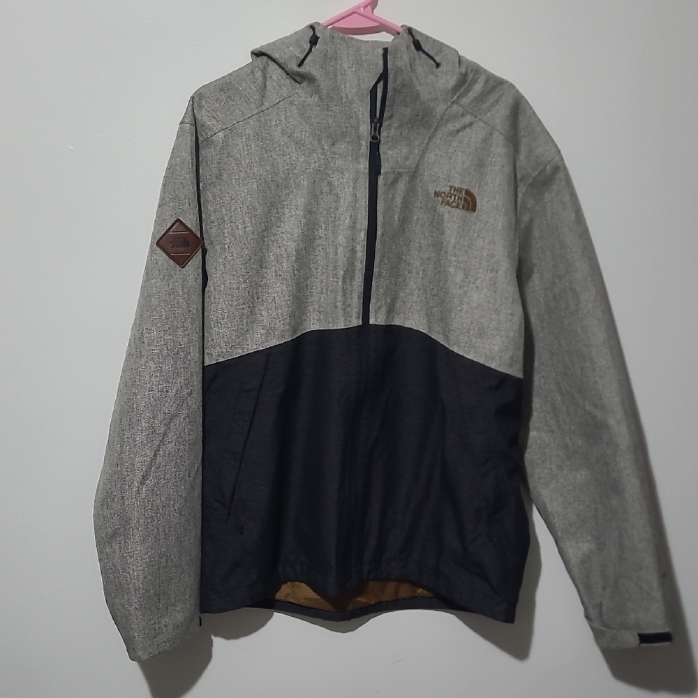 The North Face Performance Jacket Gray Black Color-Blocked Design